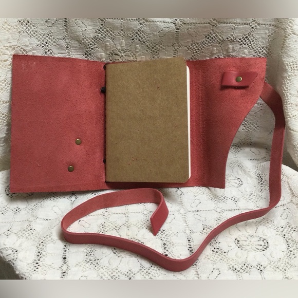 NWOT Small Portland Leather Wrap Journal. - Picture 3 of 6